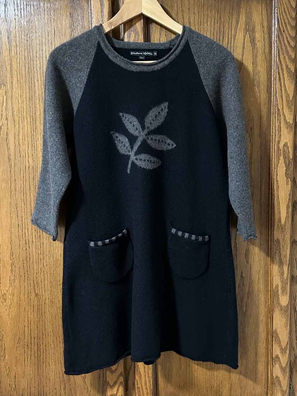 Gudrun Sjöden Wool & Yak Flower Knit
Tunic A-Line Dress Sz XL Black and Gray